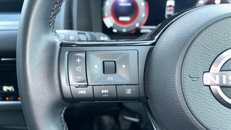 Nissan Qashqai 1.3 DiG-T MH N-Connecta 5dr Petrol Hatchback